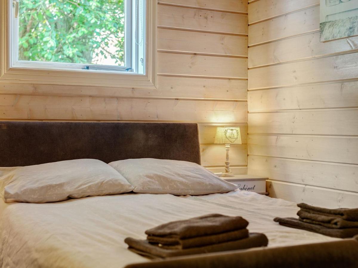 Luxurious Chalet In Guelders By The Forest Hulshorst Exterior foto
