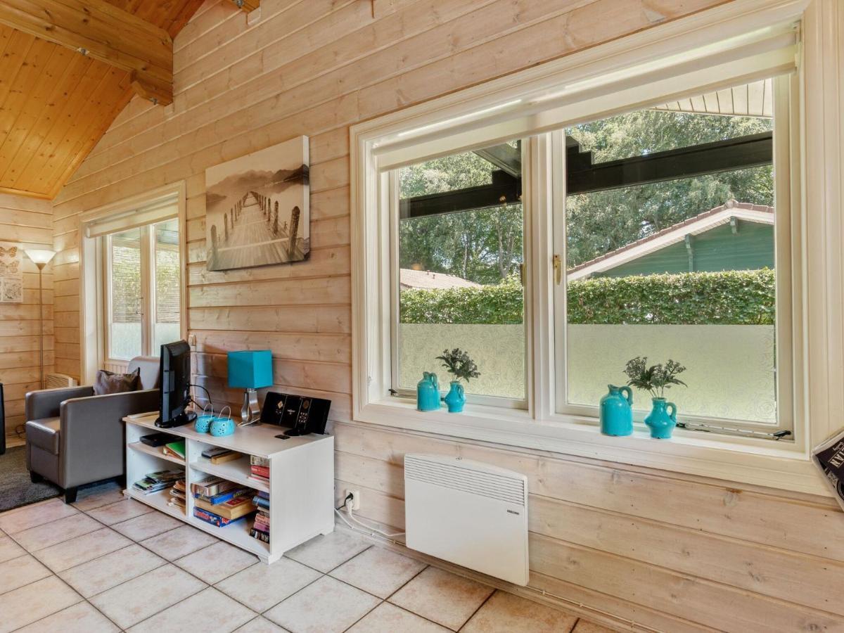 Luxurious Chalet In Guelders By The Forest Hulshorst Exterior foto